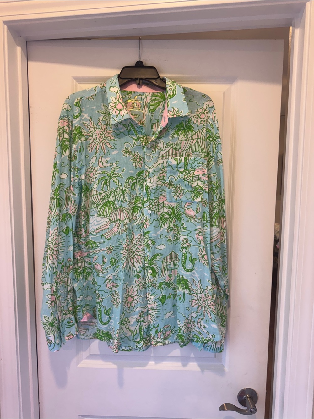 Like New Men's Lilly Pulitzer Light Blue Linen Tropical Print Button-Down Shirt